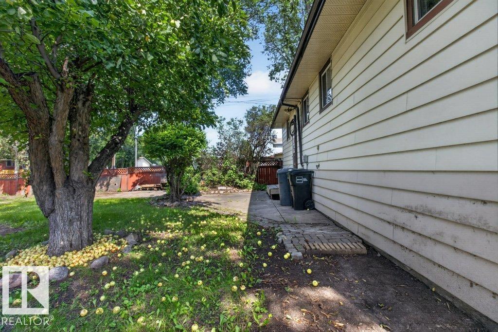 11852 55 ST NW - Image 39