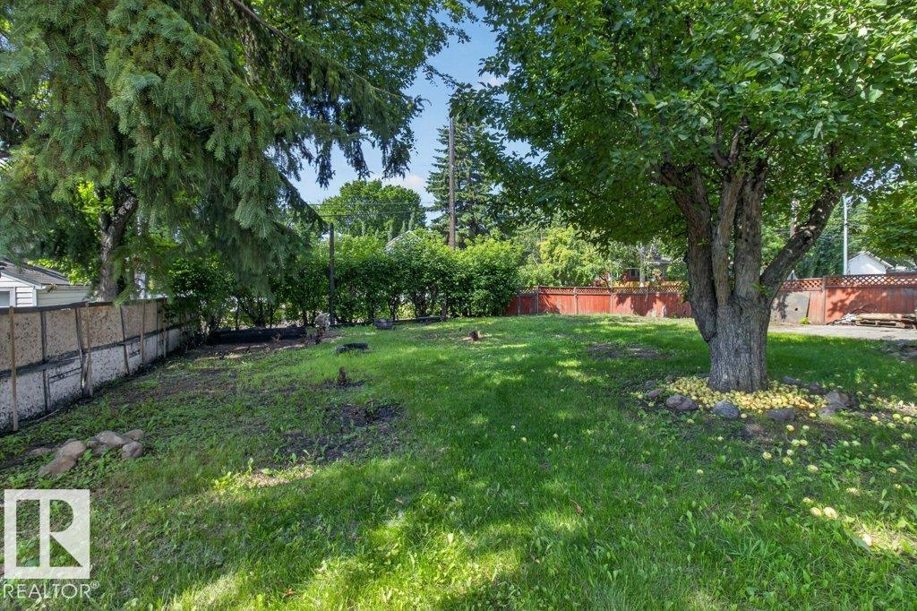 11852 55 ST NW - Image 38