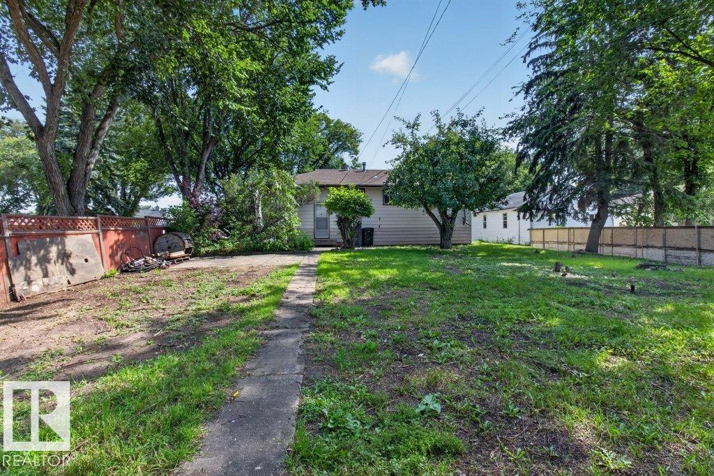 11852 55 ST NW - Image 35