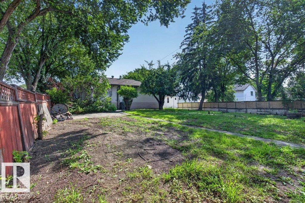 11852 55 ST NW - Image 36