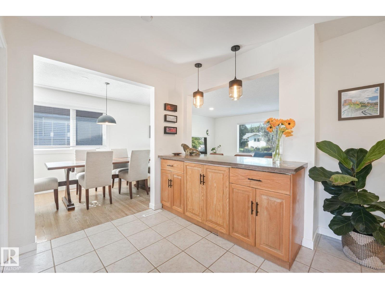 16613 90 AV NW - Image 12