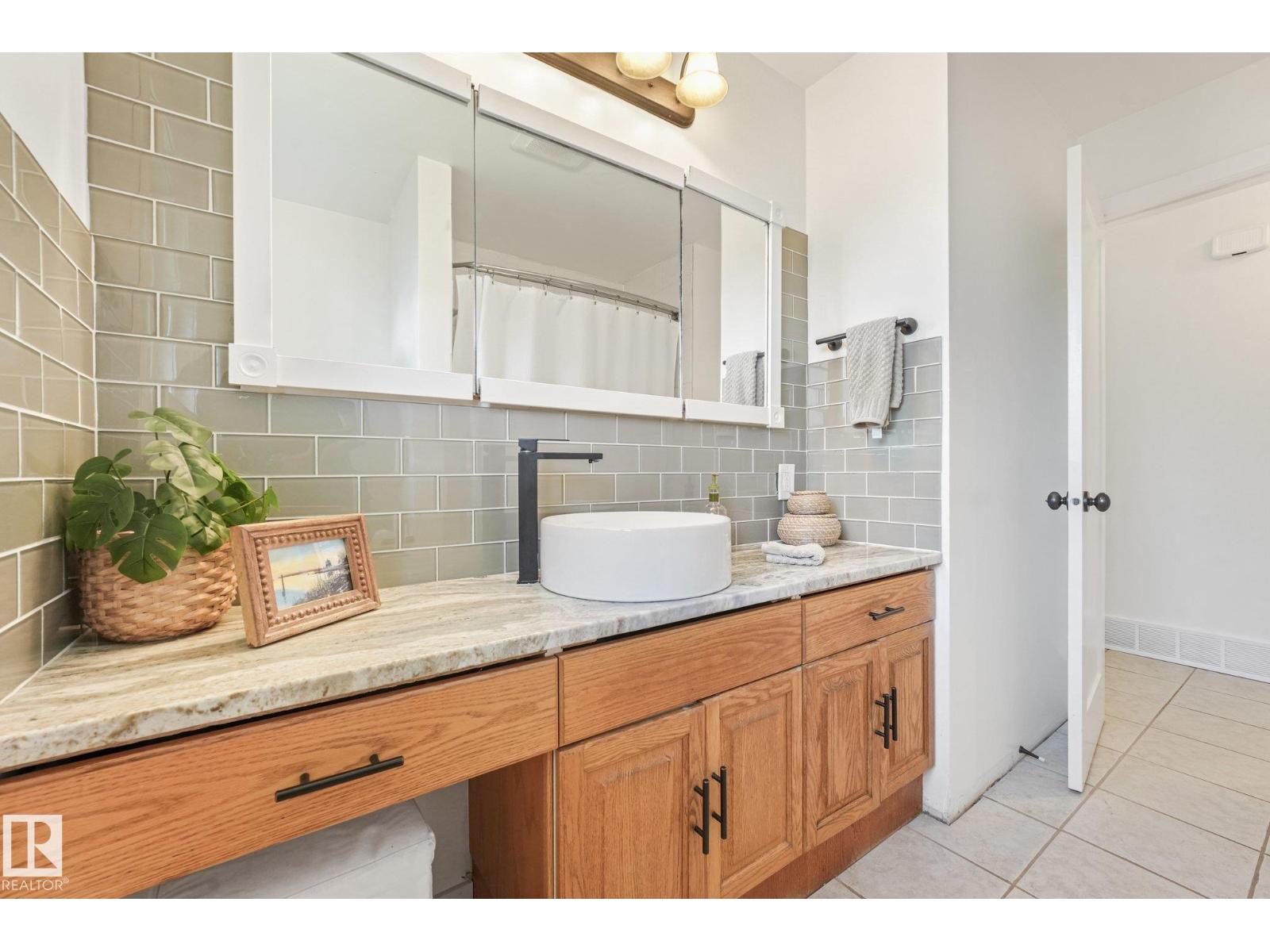 16613 90 AV NW - Image 18