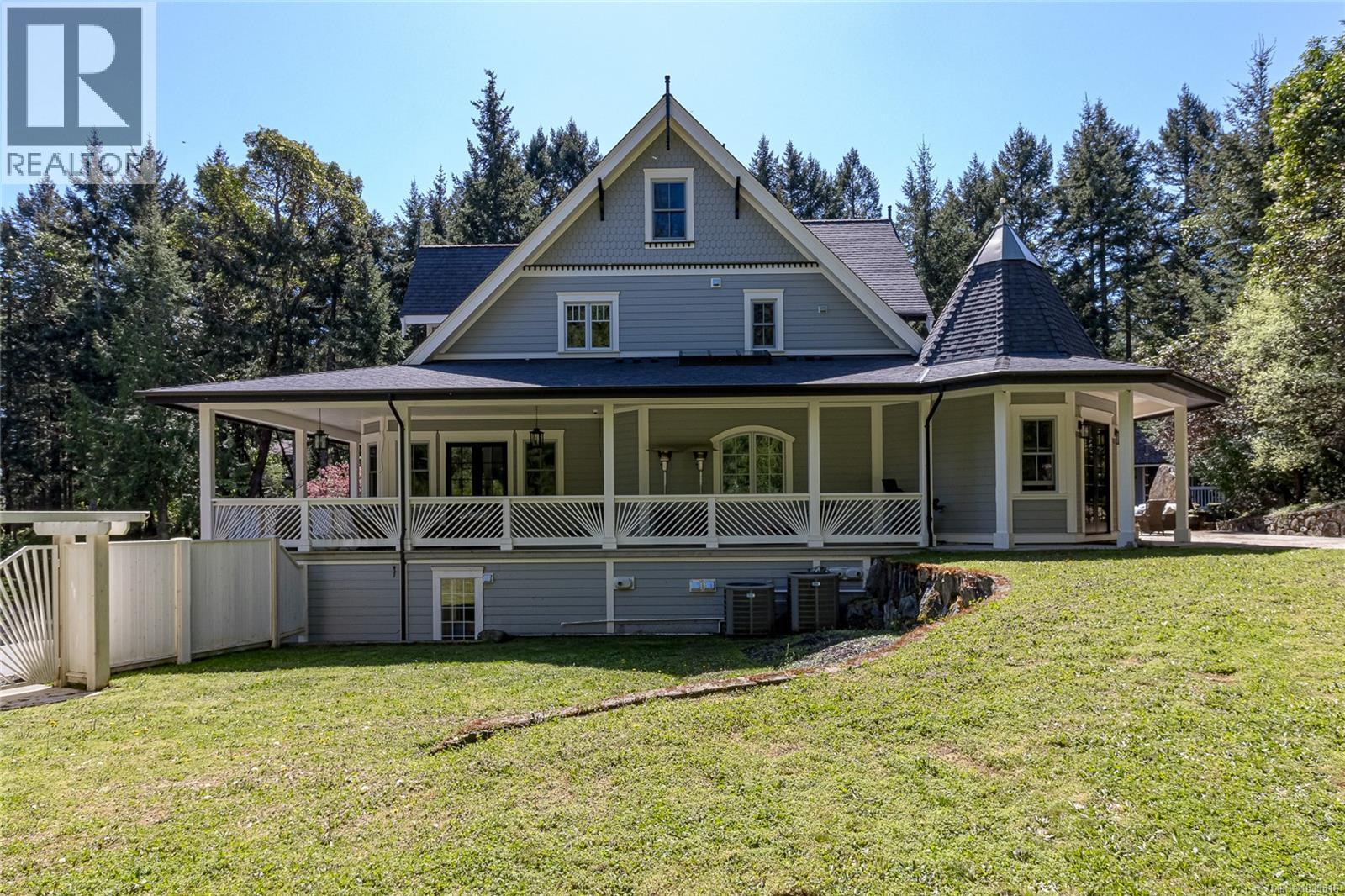 643 Southwood Dr, Highlands