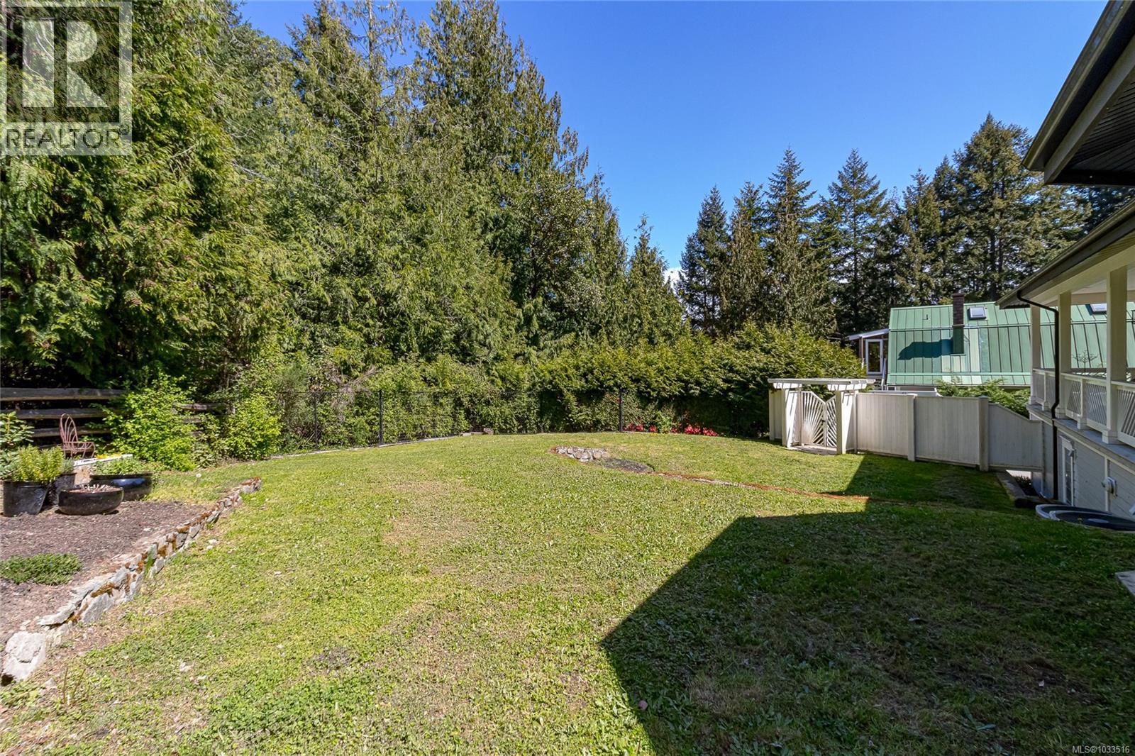 643 Southwood Dr - 65