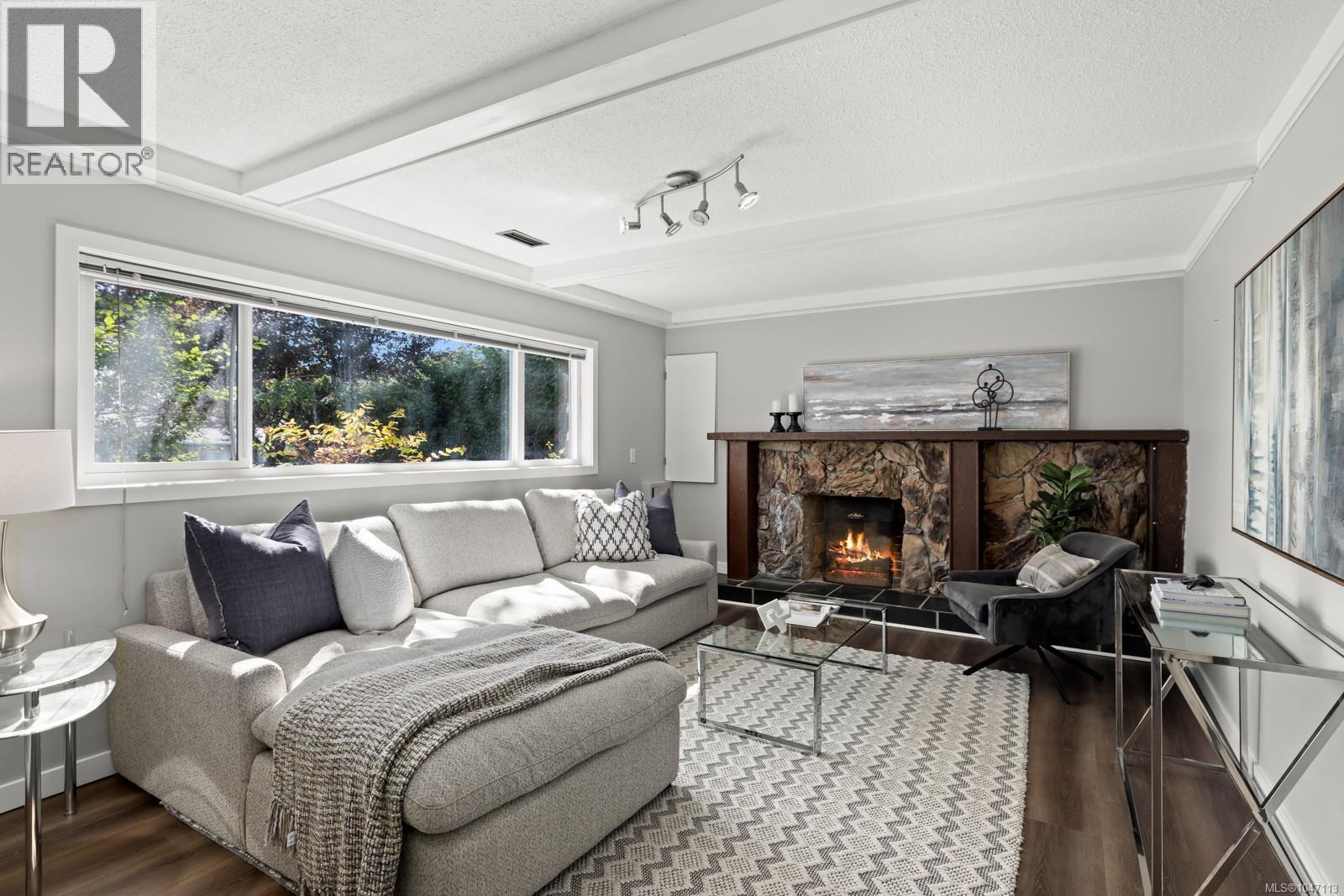 3944 Circle Dr - Image 30