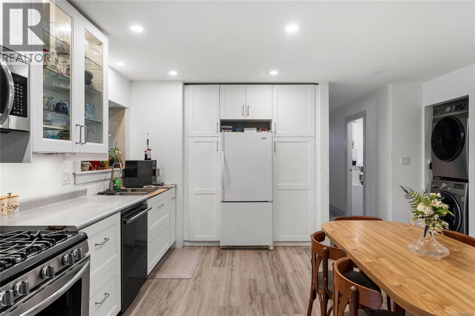 619 Sandra Pl - Image 32