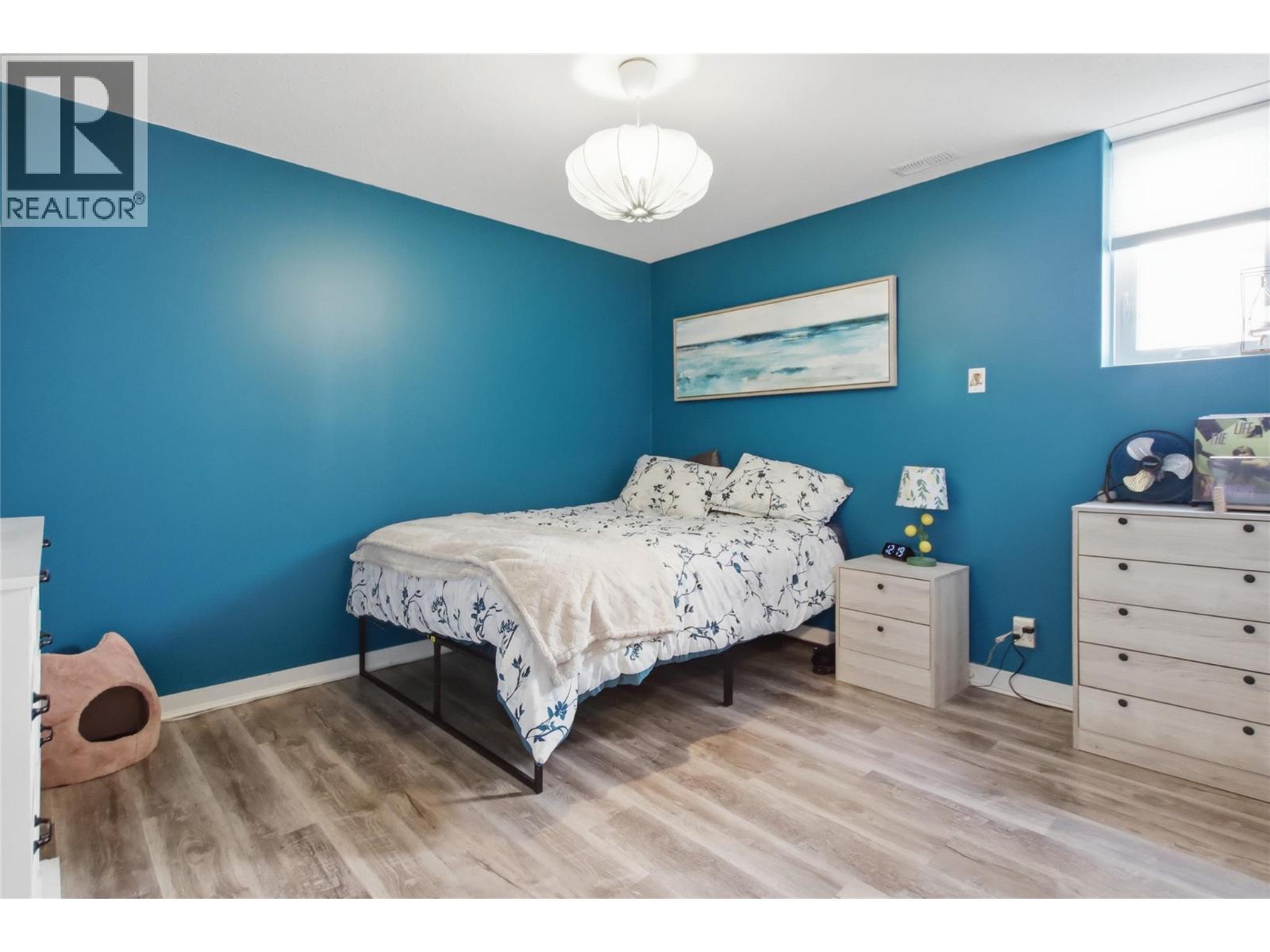 1907 Snowberry Crescent - 26