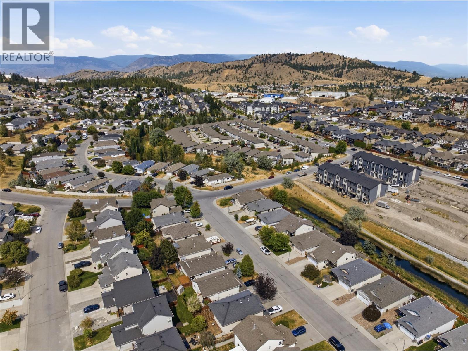 1907 Snowberry Crescent - Image 33