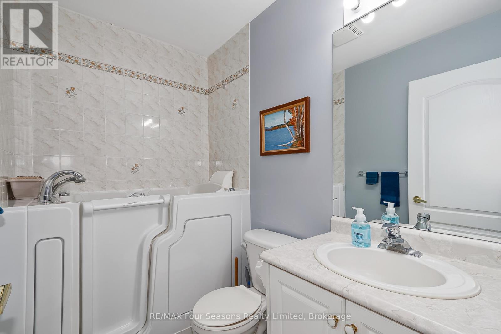 #49 275 HURON STREET - 24
