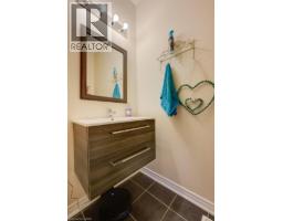 2pc Bathroom - 28 Glendarling Crescent, Stoney Creek, ON L8E0A9 Photo 6