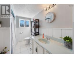 Family room - 90 Oak Park Road, East Pubnico, NS B0W2A0 Photo 9