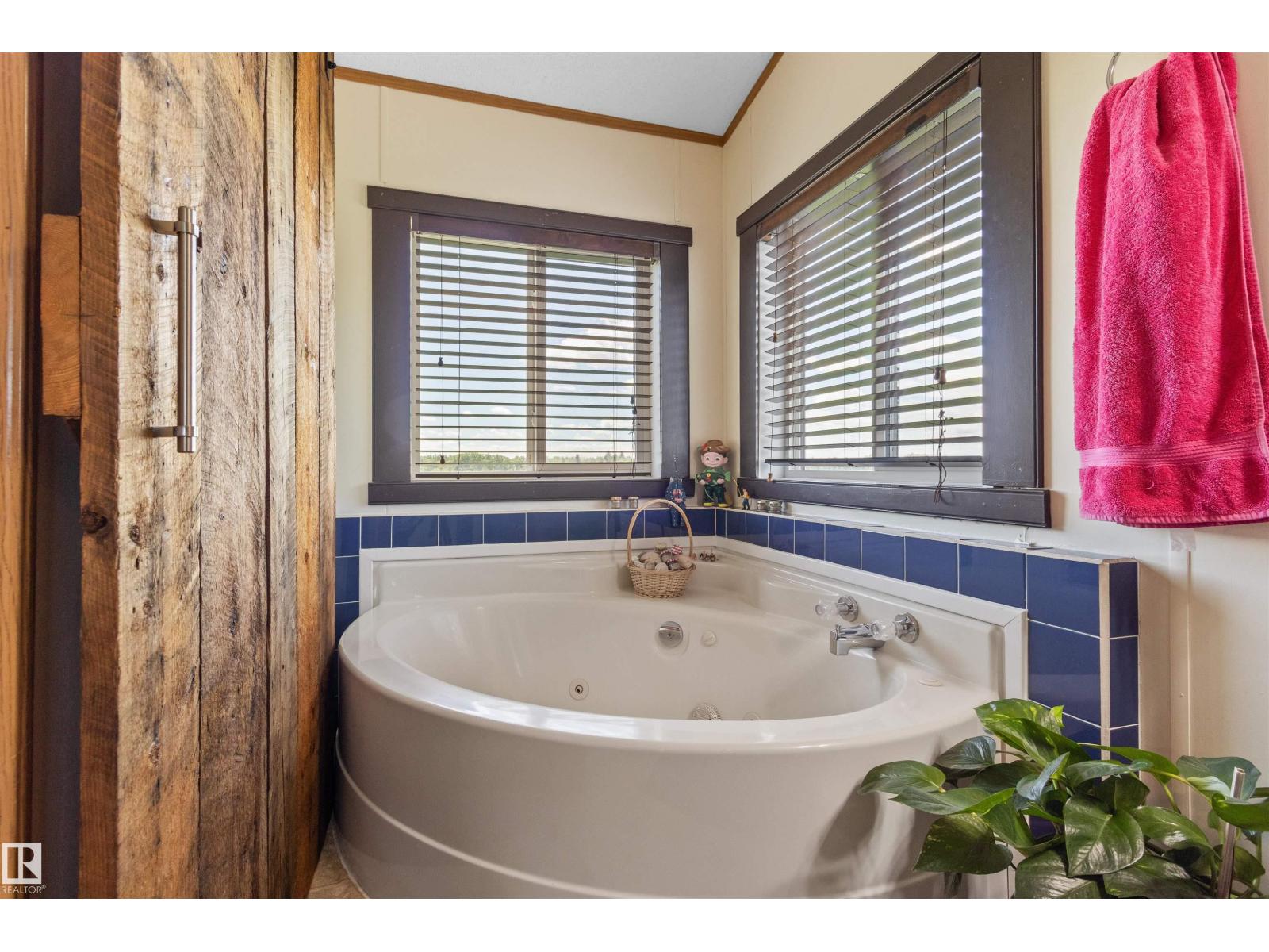 49327 RGE RD 53 - Image 31