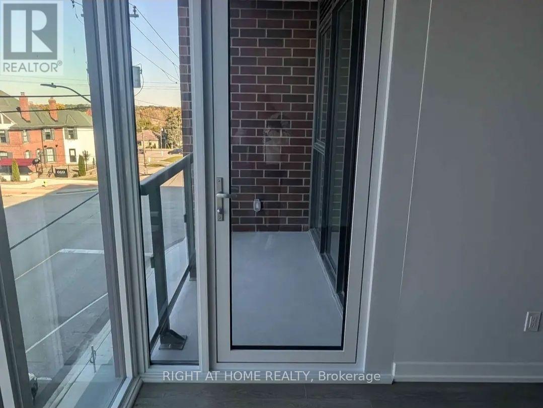 #211 201 BROCK STREET S - Image 10