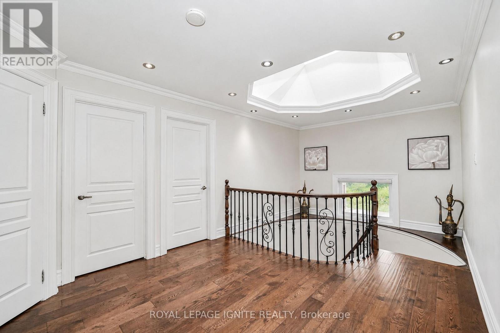 1592 HARROWSMITH COURT N - Image 34