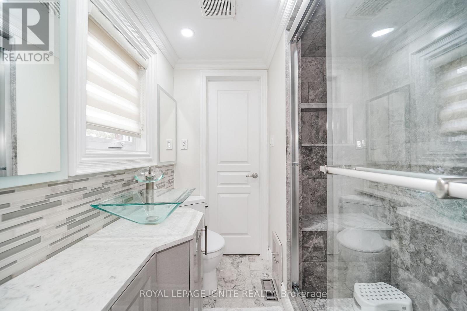 1592 HARROWSMITH COURT N - Image 40