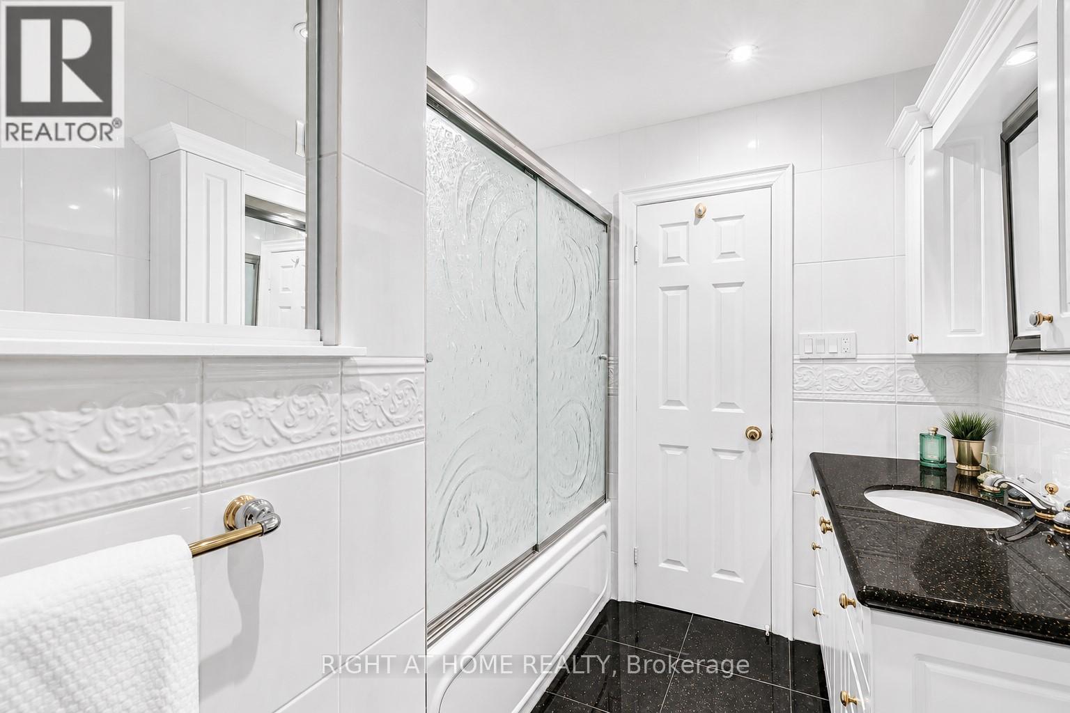 168 SPRINGHEAD GARDENS - 24