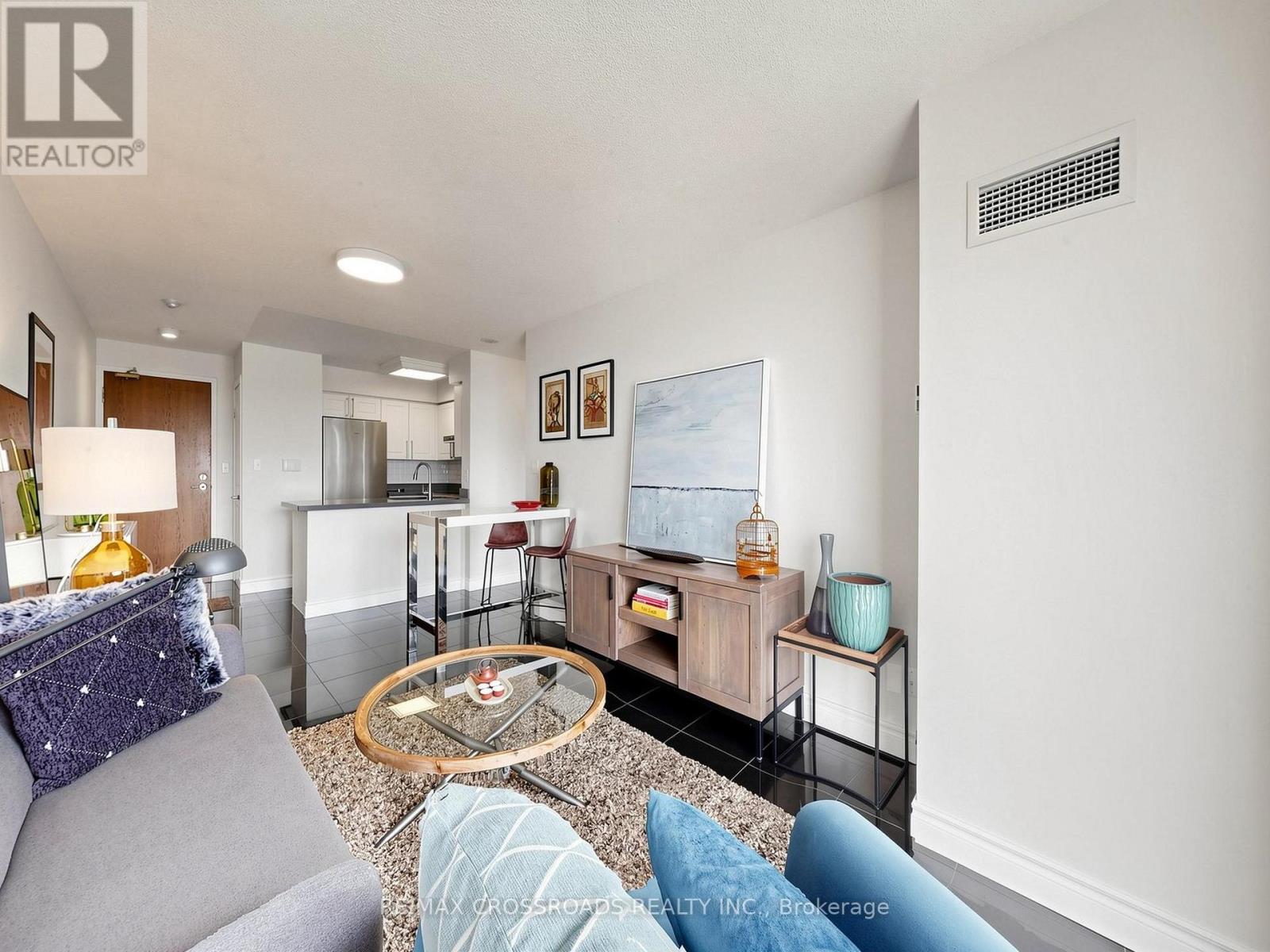 #713 3 ELLESMERE STREET - 10