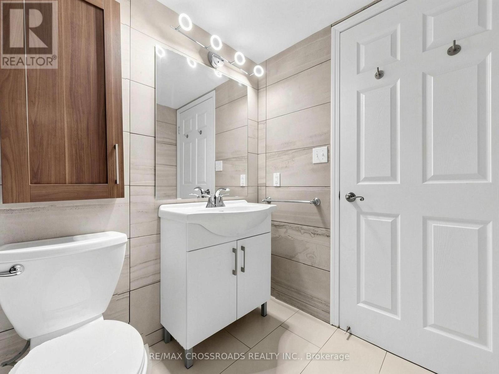 #713 3 ELLESMERE STREET - 23