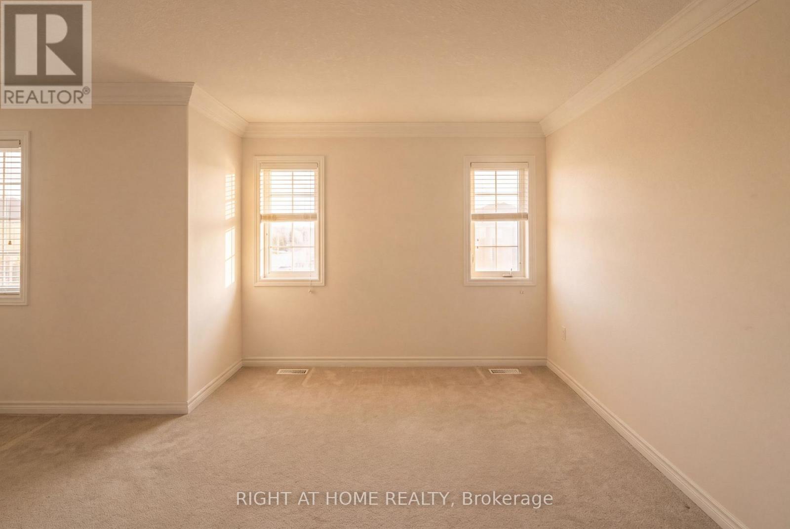 52 PRINCE WILLIAM WAY - 29