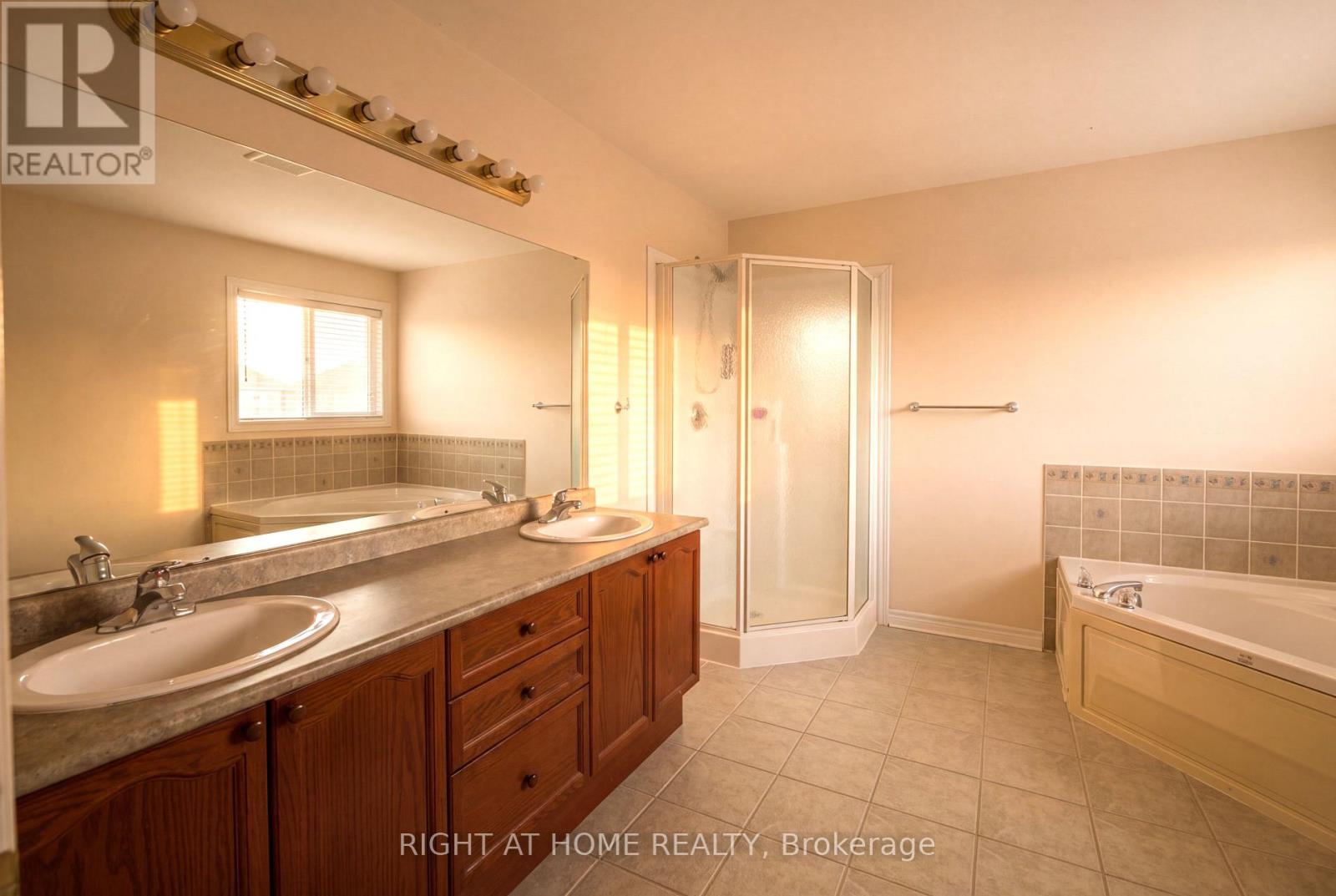52 PRINCE WILLIAM WAY - Image 31