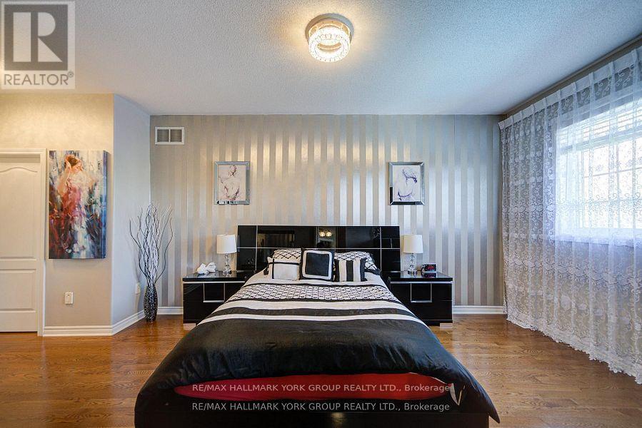 26 REGALIA WAY - Image 21