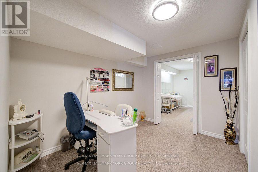 26 REGALIA WAY - Image 30