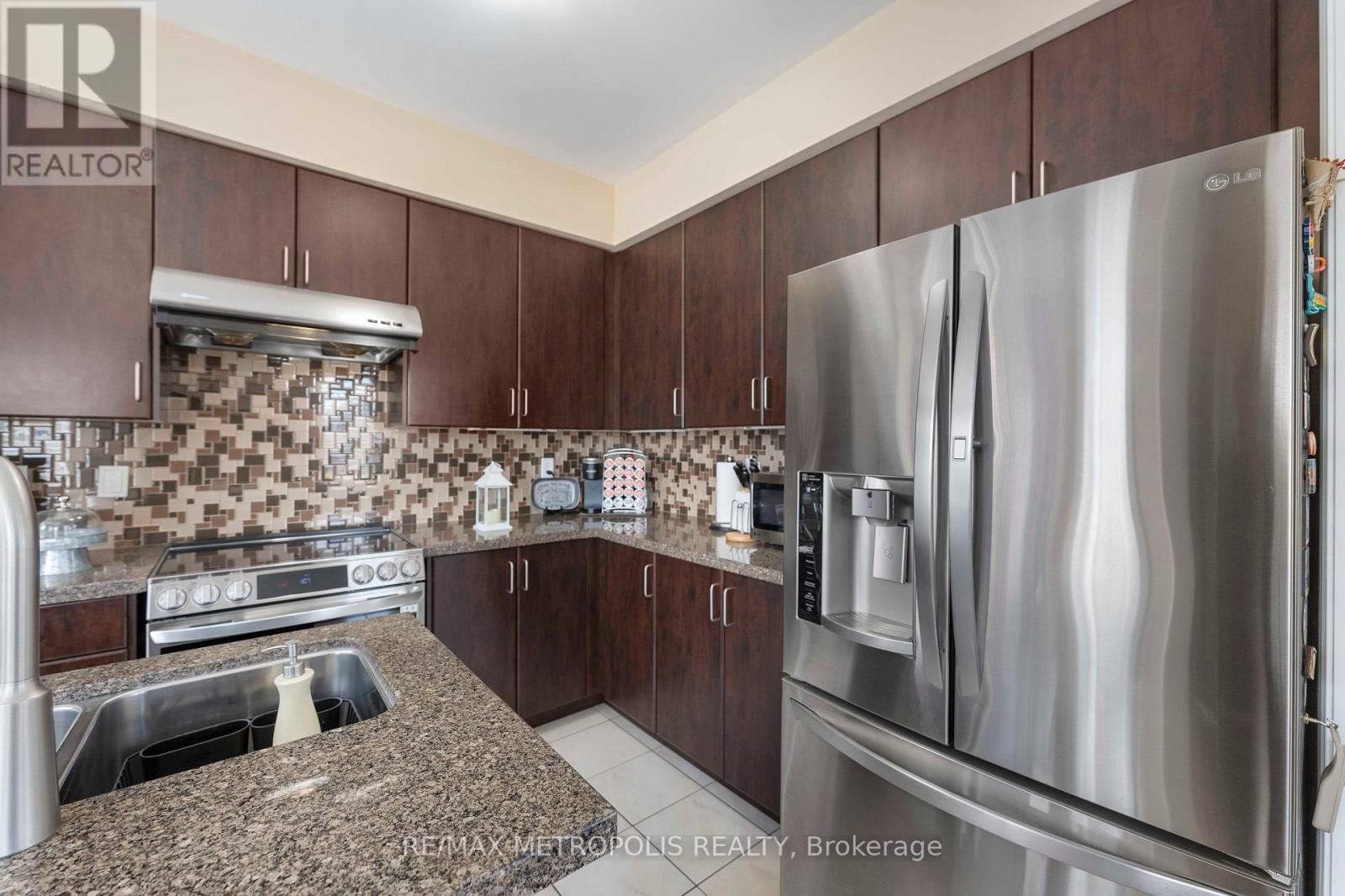 2 BRENTWICK DRIVE - 19