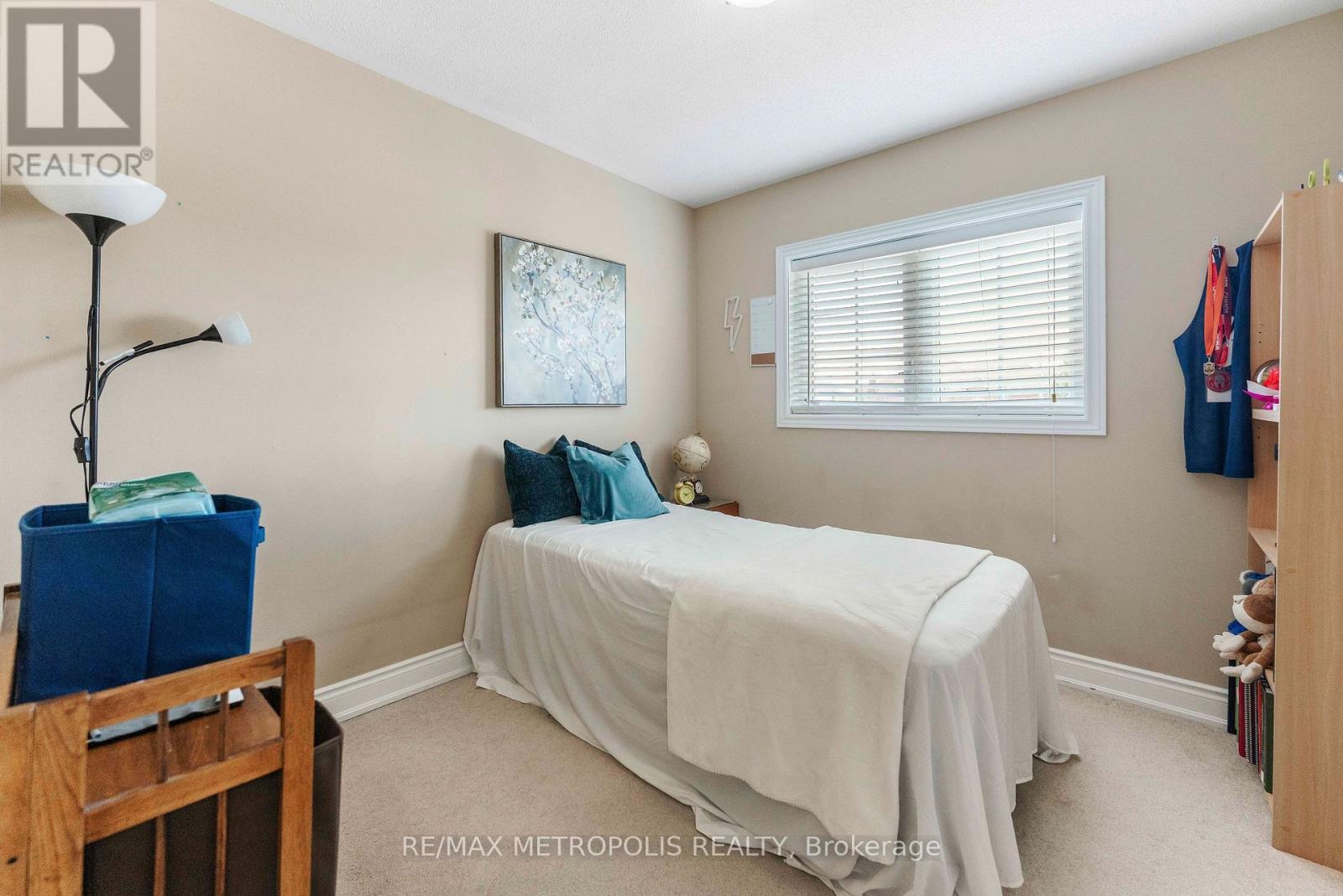 2 BRENTWICK DRIVE - 34