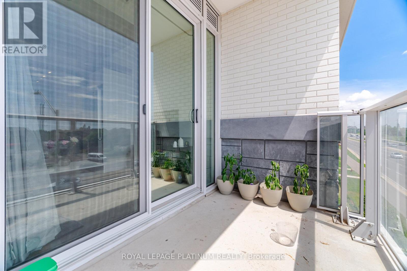 #311 412 SILVER MAPLE ROAD - 22