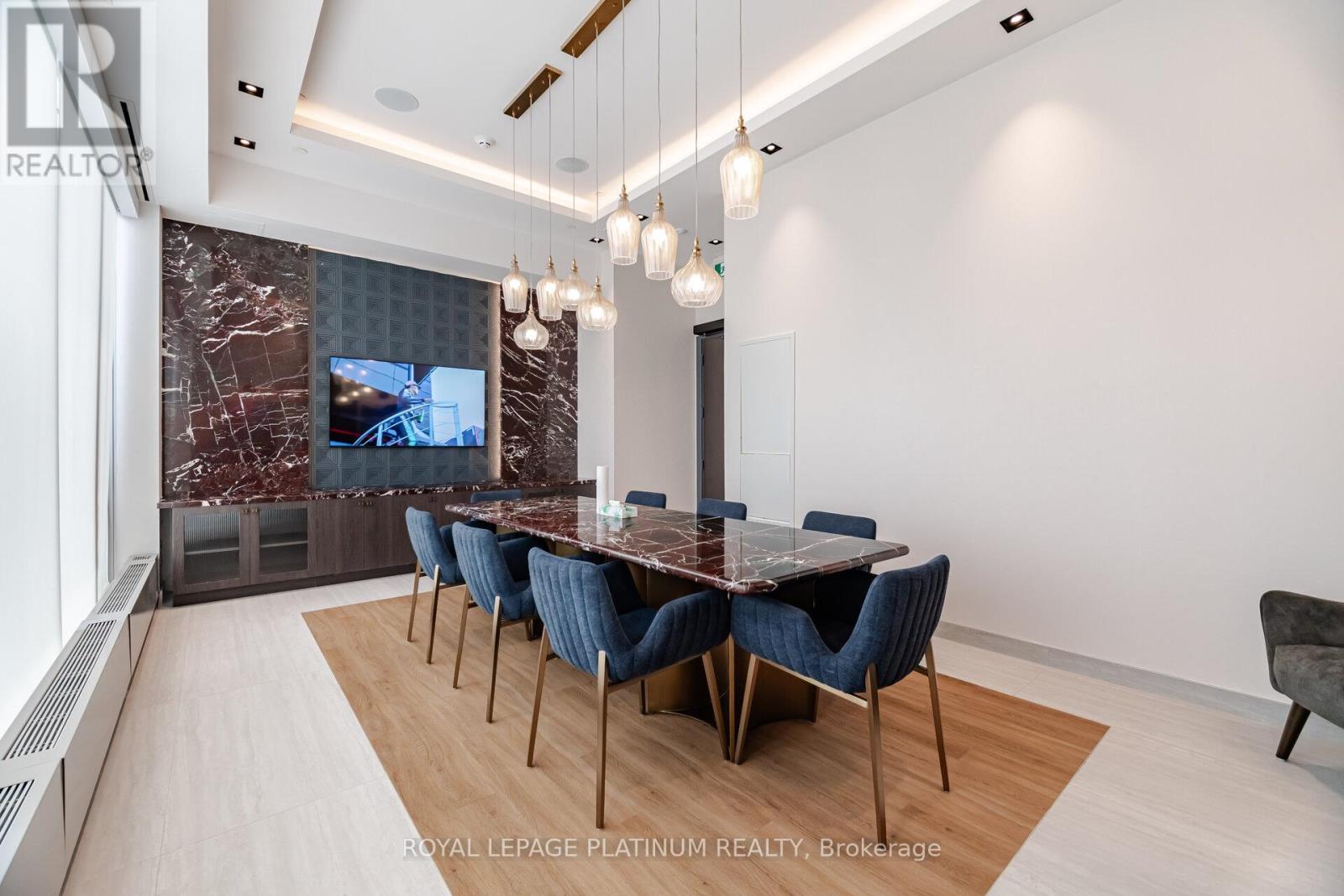 #311 412 SILVER MAPLE ROAD - 32