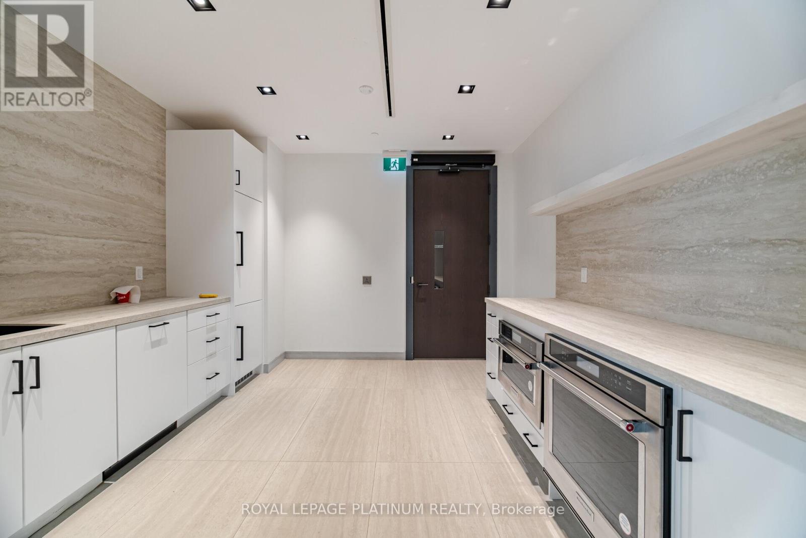 #311 412 SILVER MAPLE ROAD - Image 37