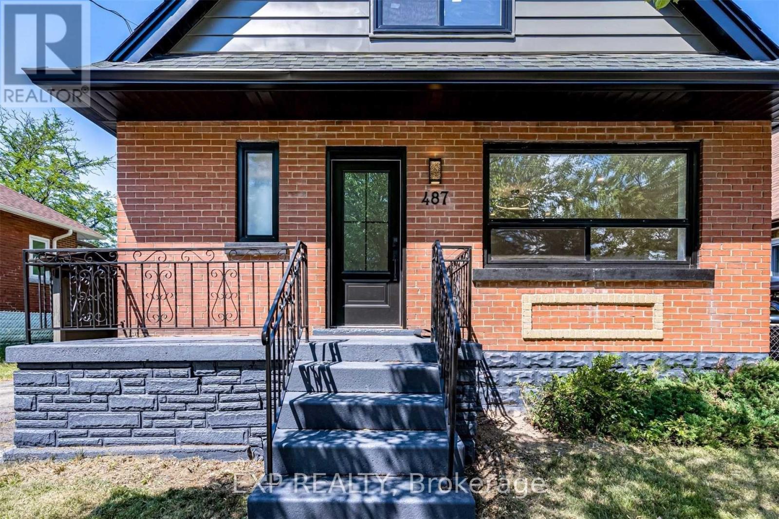 UPPER - 487 BRUCEDALE AVENUE E — photo 1 of 1
