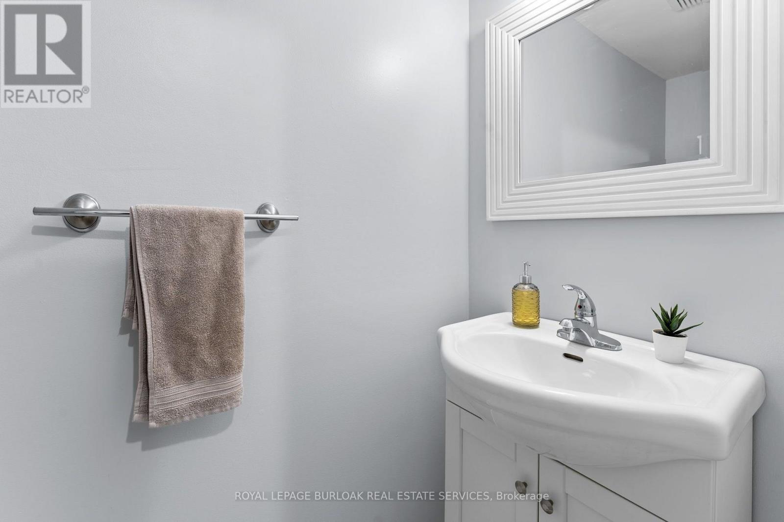 #12 465 BEECHWOOD PLACE - 9
