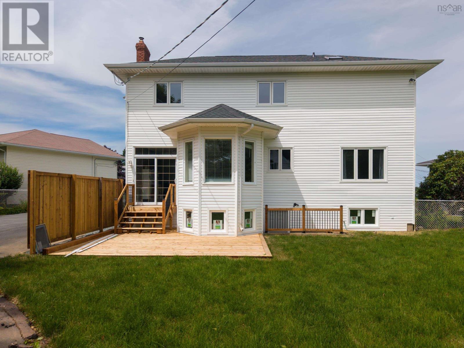 144 Pinewood Crescent - 46