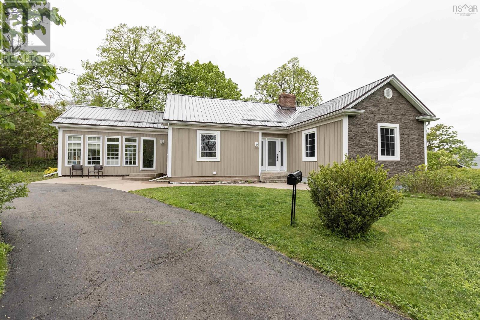 Property 44 of 48 of 2 Lamy Street