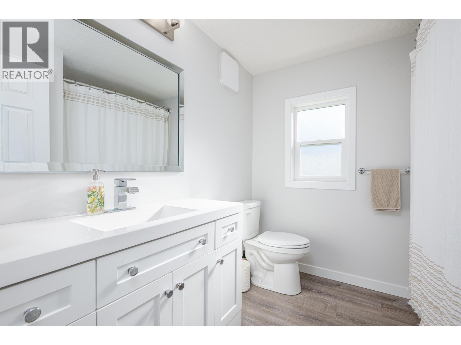 Photo 27 of 32 — 2 5164 HART HIGHWAY · Prince George, BC