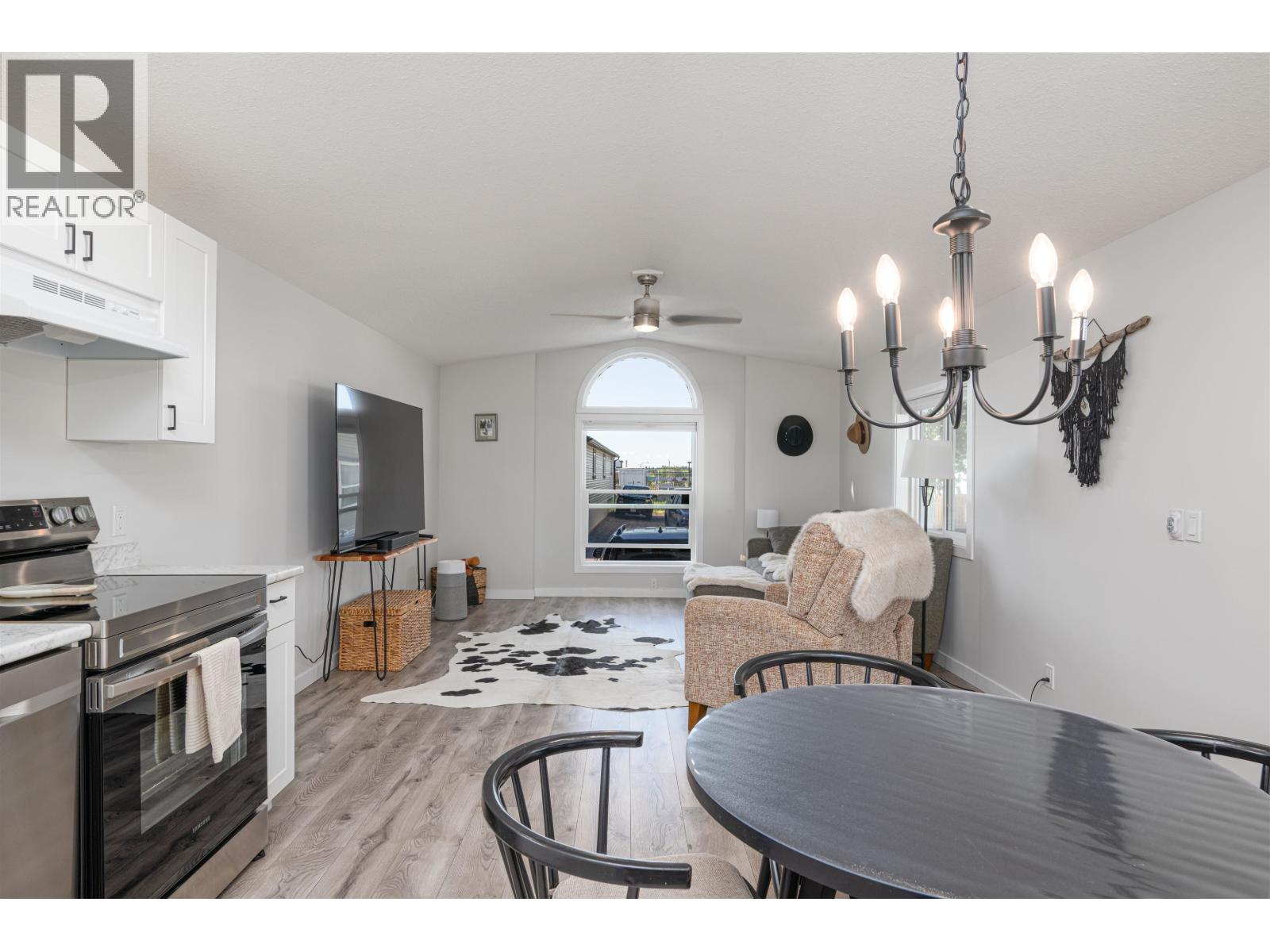 Photo 25 of 32 — 2 5164 HART HIGHWAY · Prince George, BC