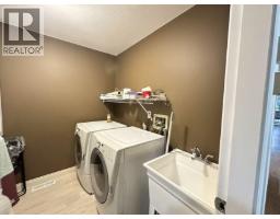 37 Deerwood Place, Port Moody, BC V3H4X7 Photo 6