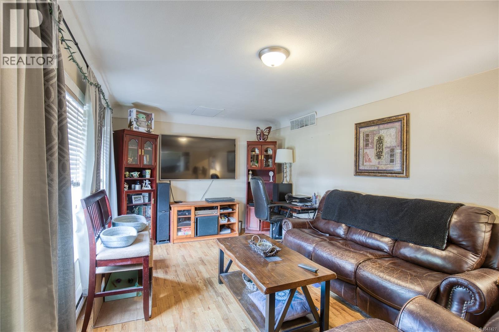 543 Bradley St - 6