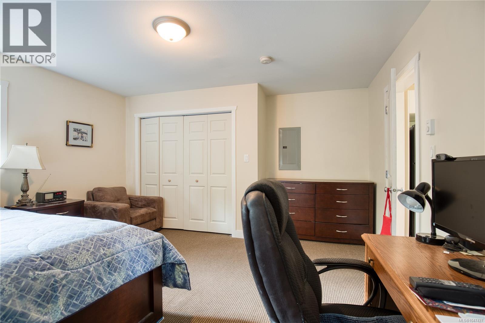 543 Bradley St - 28