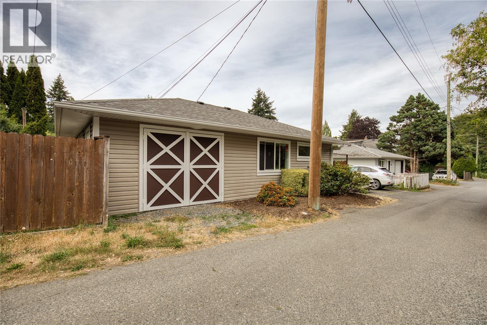 543 Bradley St - 3