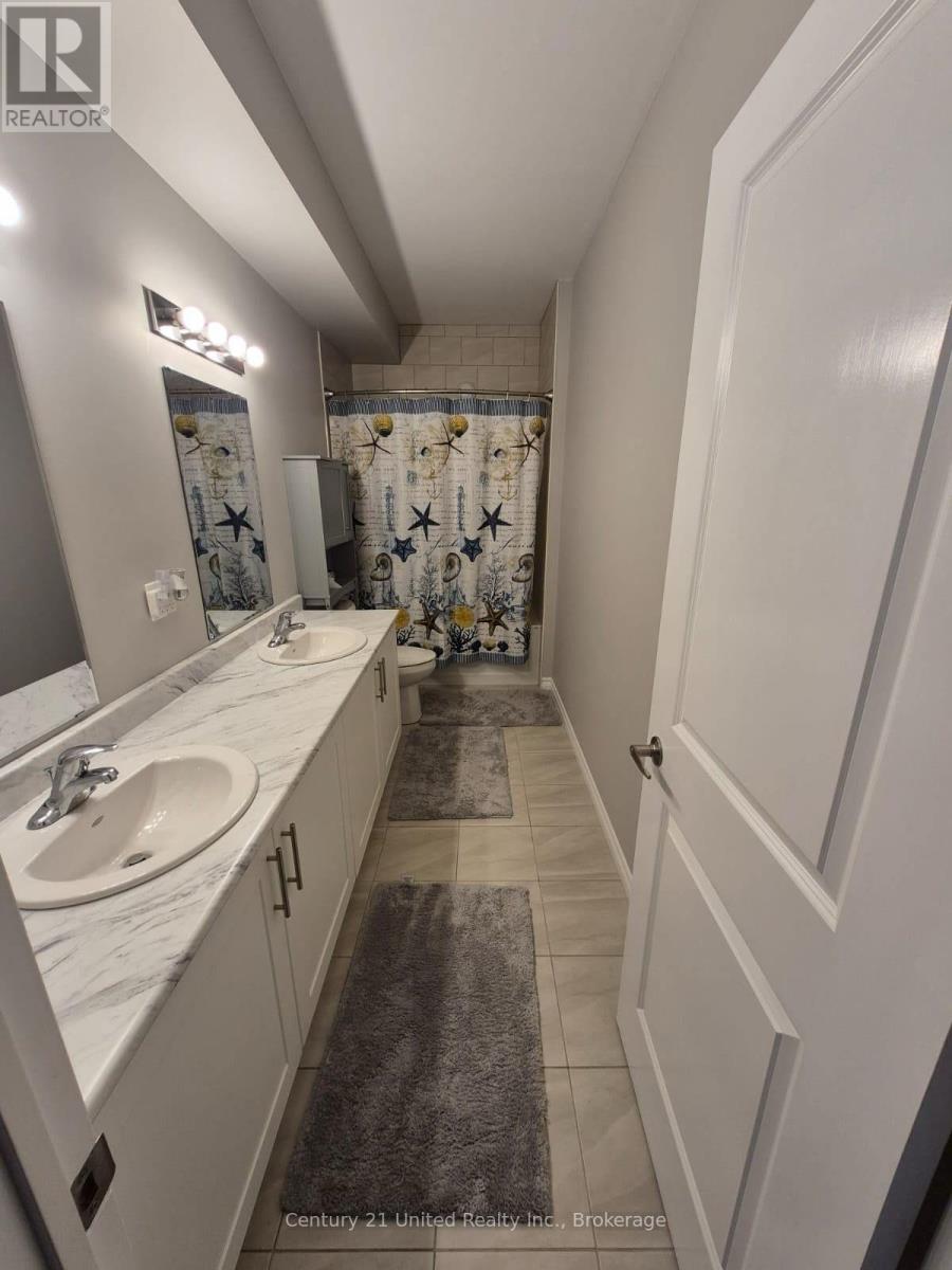 #105 29 Lakewood Crescent, Kawartha Lakes (Bobcaygeon), Ontario, K0M1A0, Kawartha Lakes (Bobcaygeon), Ontario — photo 5 of 5