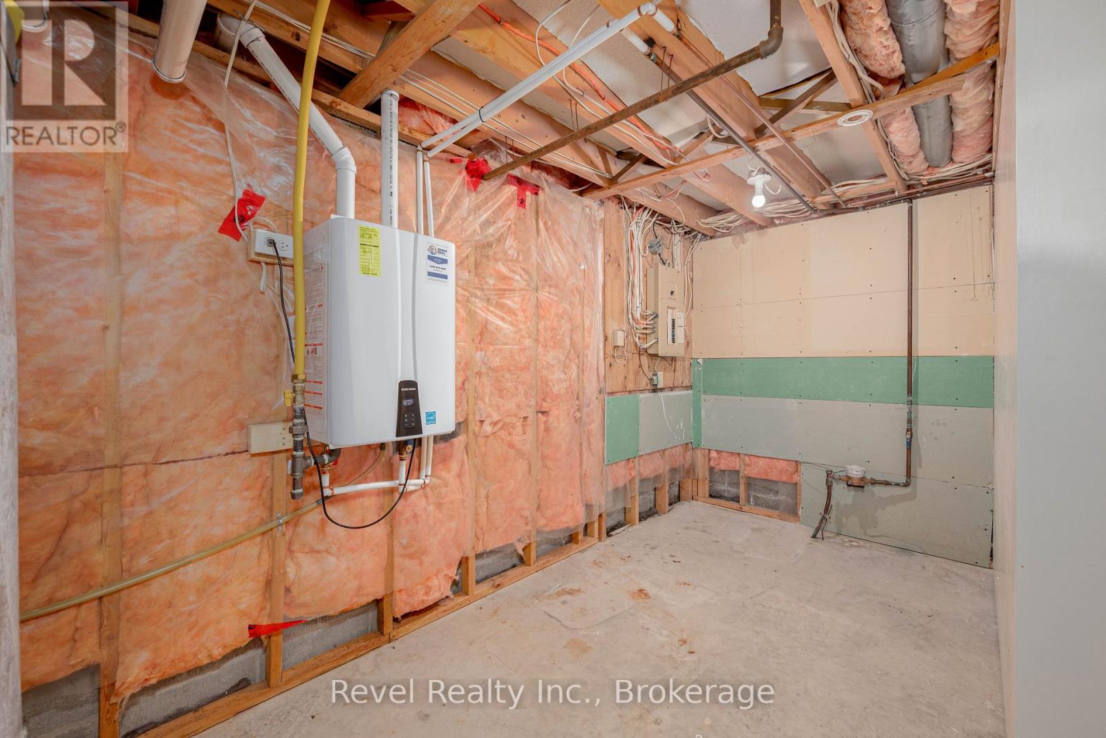 9 CRESTWOOD AVENUE - Image 32