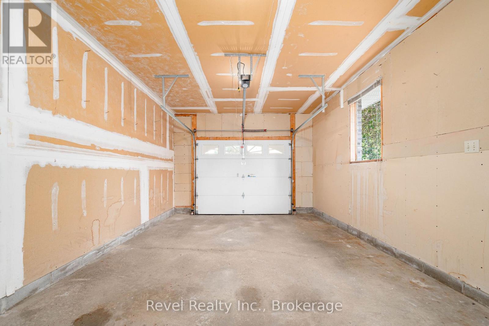 9 CRESTWOOD AVENUE - Image 34
