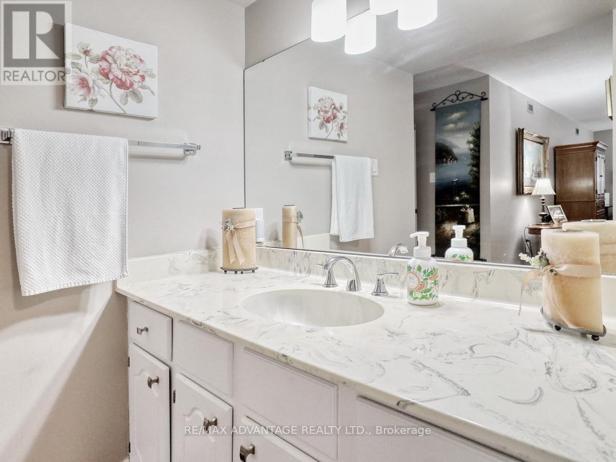 #307 693 WINDERMERE ROAD - 35
