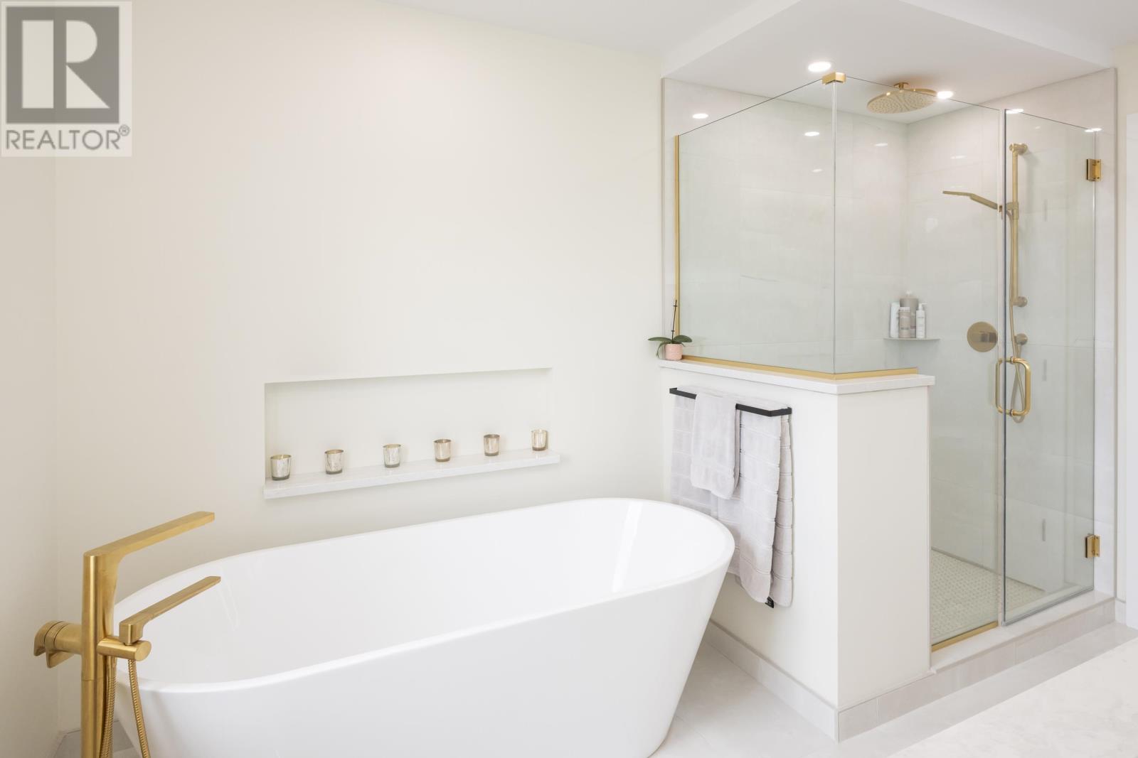 2708 King George's Park Dr. - Image 21