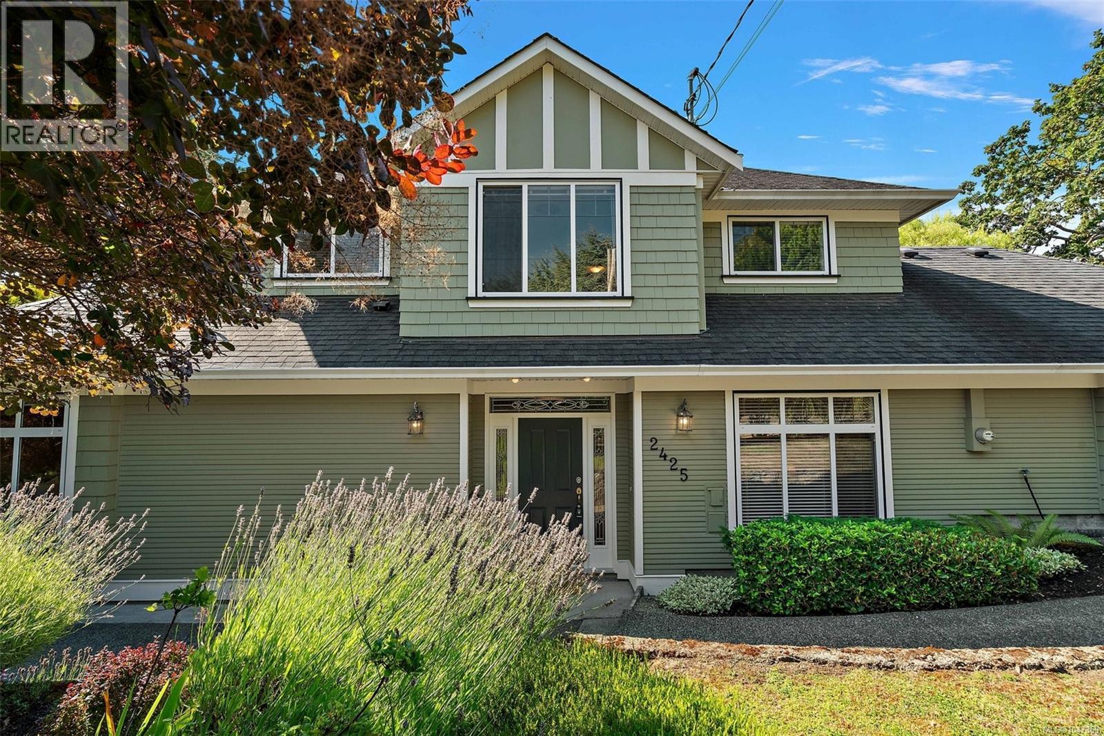 2425 Oak Bay Ave - 1