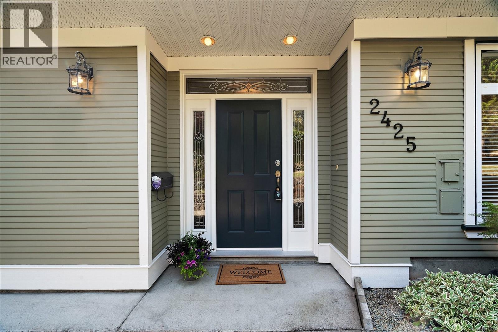 2425 Oak Bay Ave - Image 4