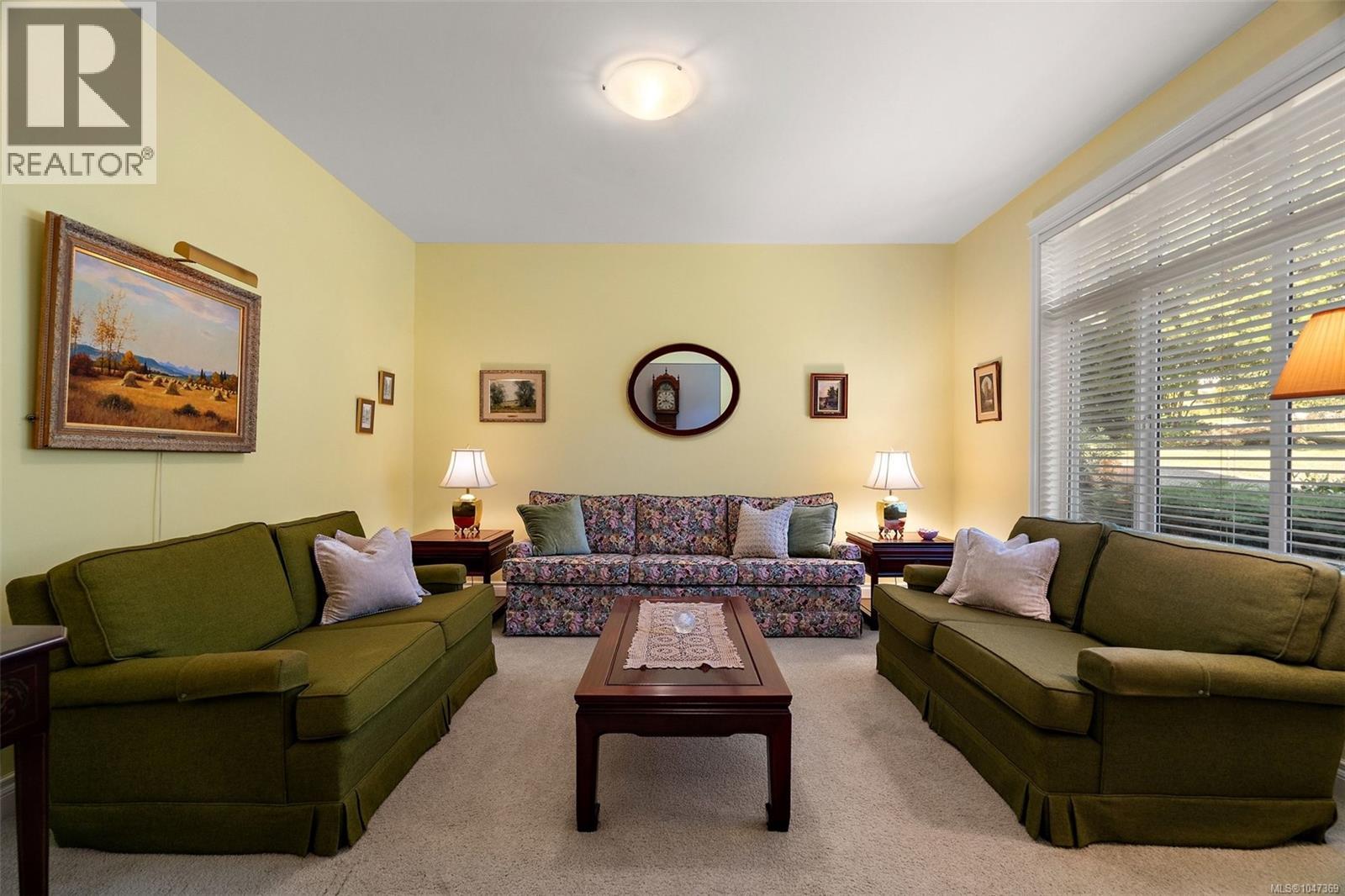 2425 Oak Bay Ave - 19
