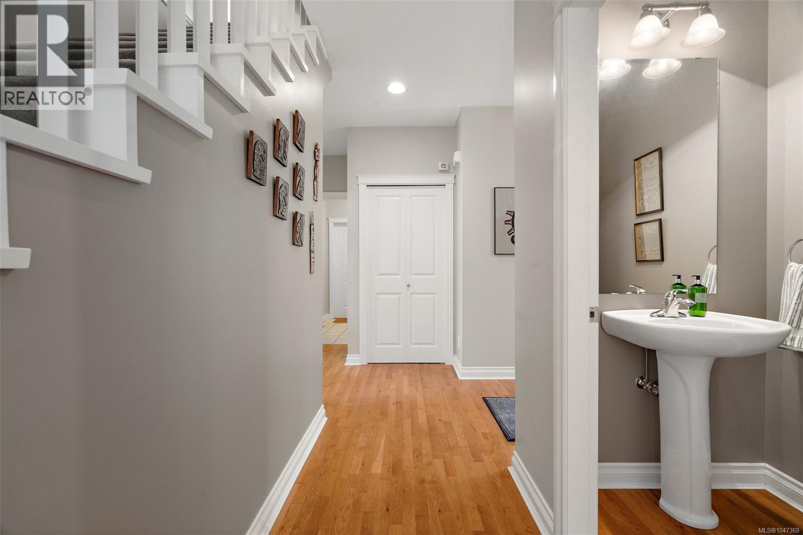 2425 Oak Bay Ave - Image 6